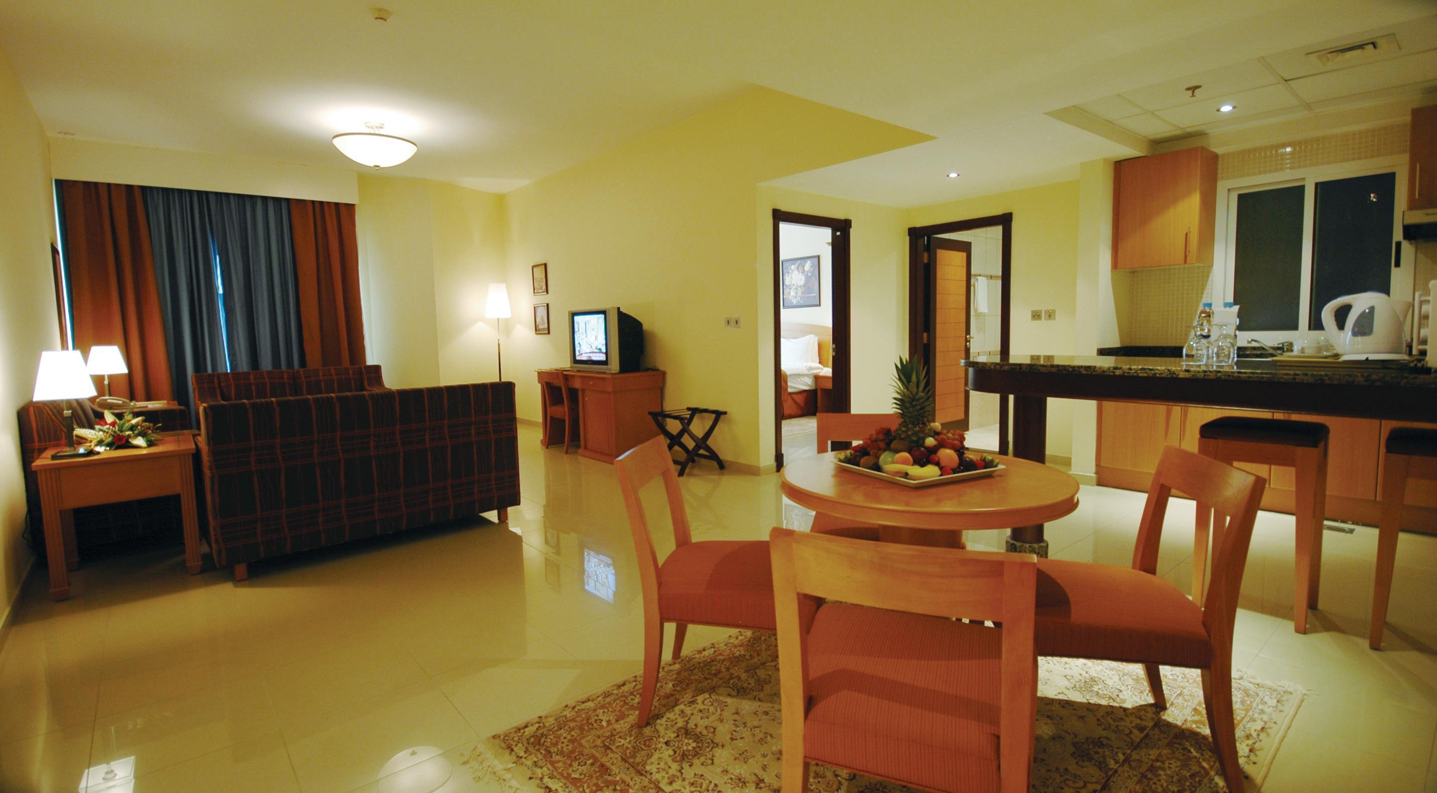 Golden Tulip Sharjah Aparthotel Exterior foto