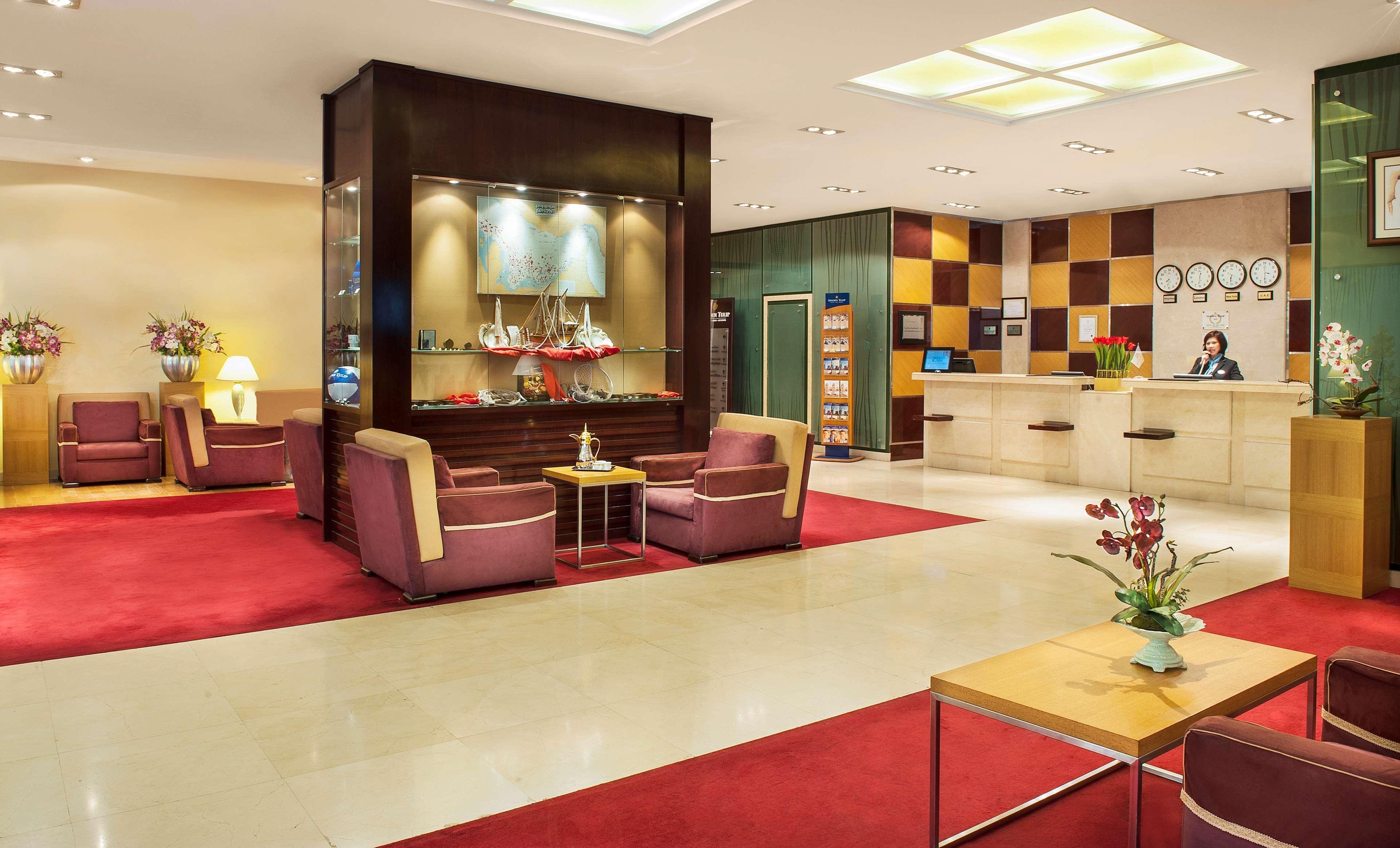 Golden Tulip Sharjah Aparthotel Exterior foto